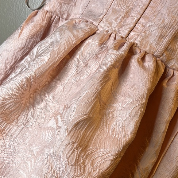 Winsdor bubble hem dress - Picture 2 of 5